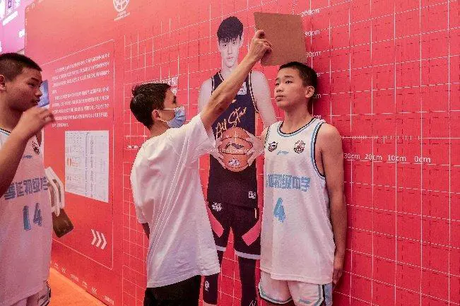 如何通过篮球表演赛制定有效的训练计划_1